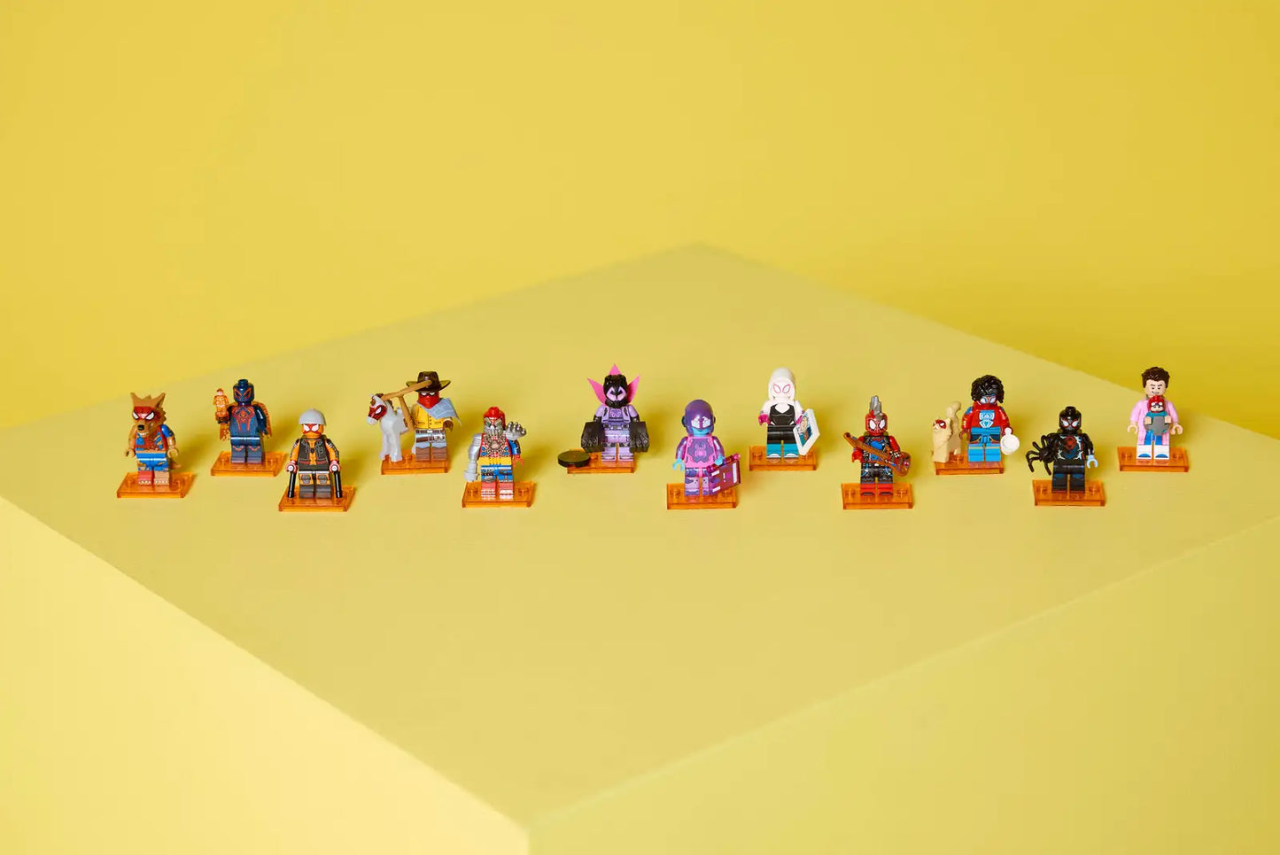 LEGO MINIFIGURES – SPIDER-MAN: ACROSS THE SPIDER-VERSE