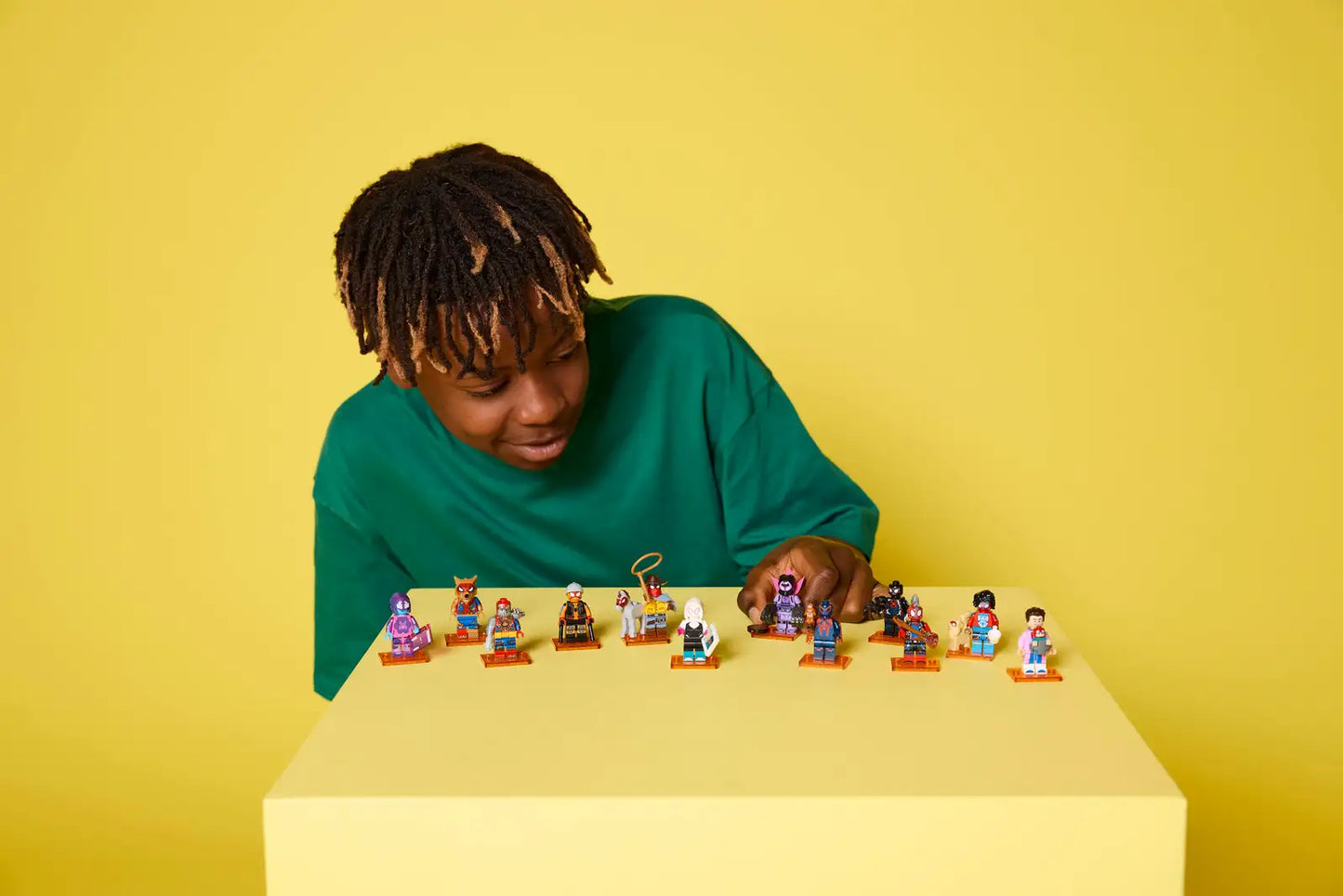 LEGO MINIFIGURES – SPIDER-MAN: ACROSS THE SPIDER-VERSE